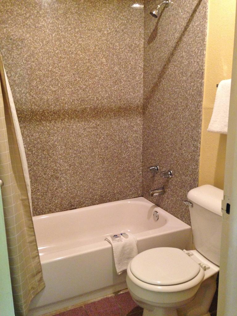 Americas Best Value Inn Yukon Buitenkant foto