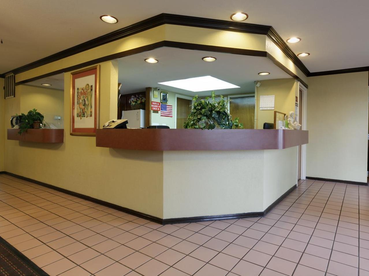 Americas Best Value Inn Yukon Buitenkant foto