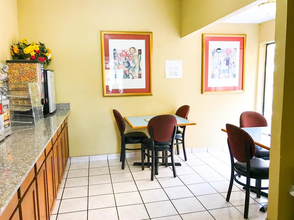 Americas Best Value Inn Yukon Buitenkant foto
