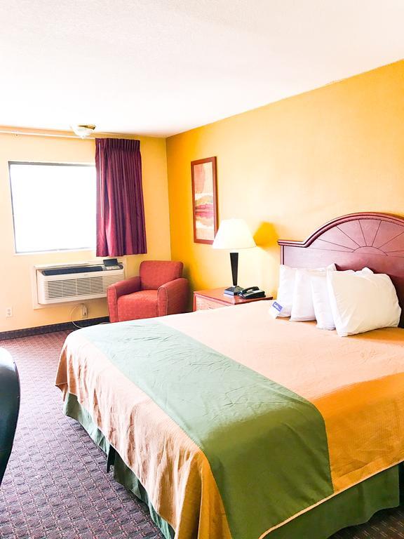 Americas Best Value Inn Yukon Buitenkant foto