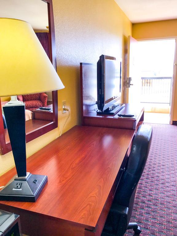 Americas Best Value Inn Yukon Buitenkant foto