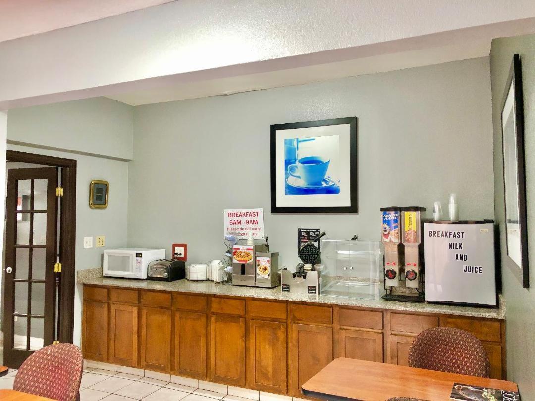 Americas Best Value Inn Yukon Buitenkant foto